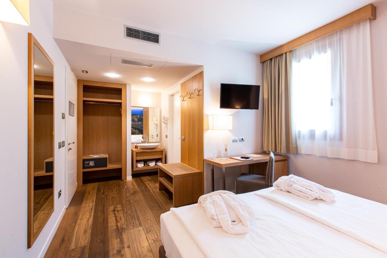 Poggiridenti Wine Hotel Retici Balzi מראה חיצוני תמונה