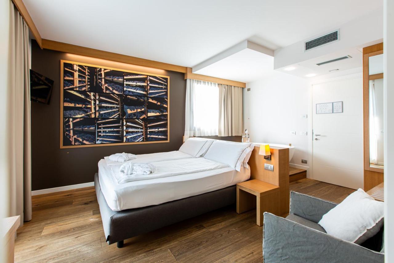 Poggiridenti Wine Hotel Retici Balzi מראה חיצוני תמונה