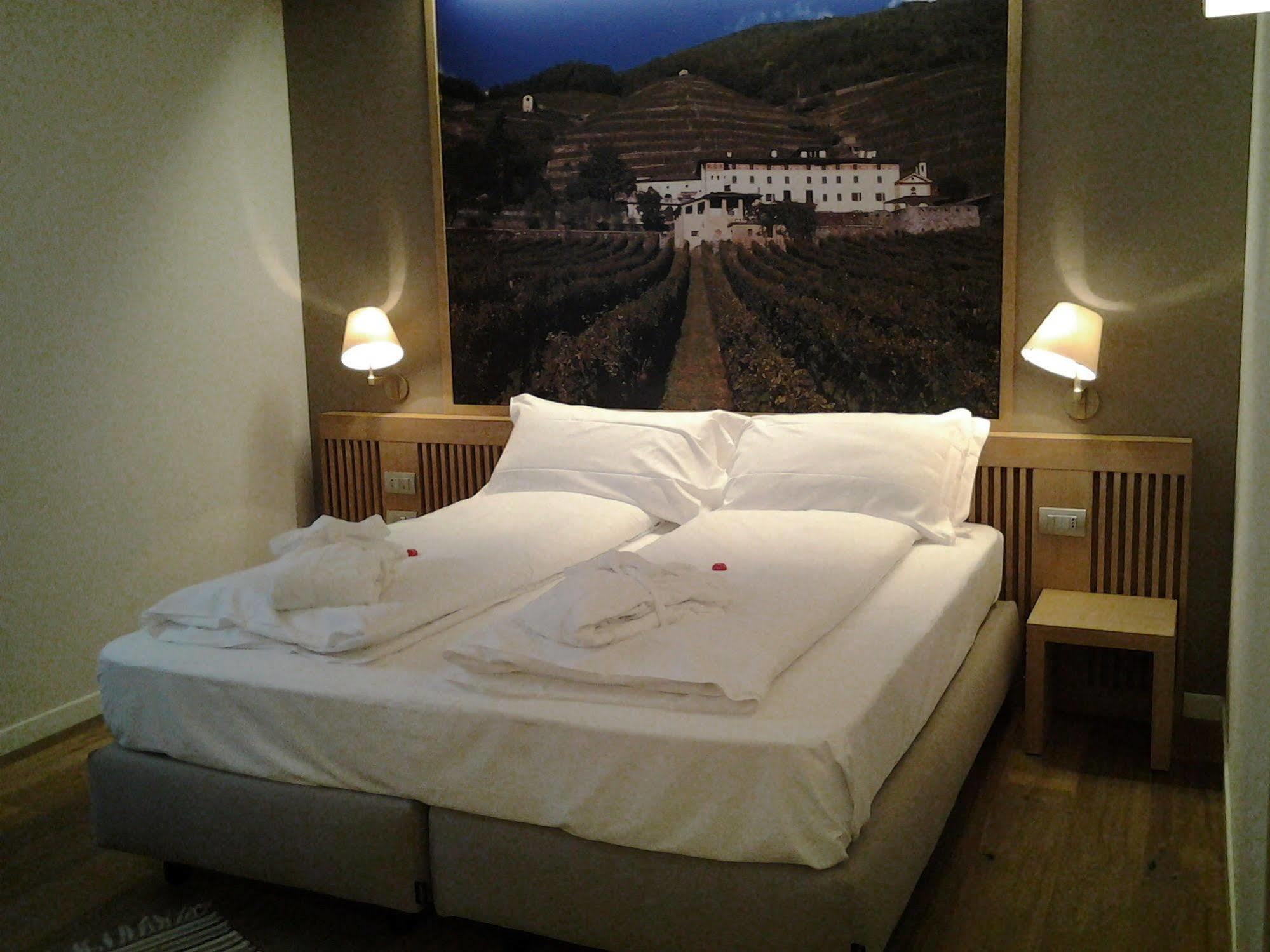Poggiridenti Wine Hotel Retici Balzi מראה חיצוני תמונה